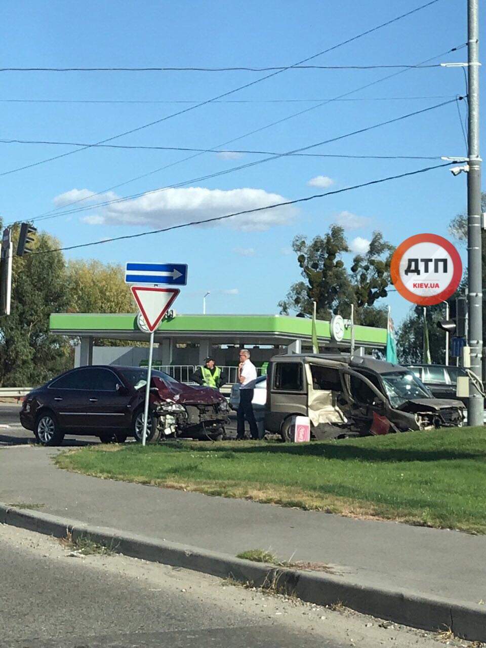 ДТП на Обуховском шоссе с участием двух легковых автомобилей