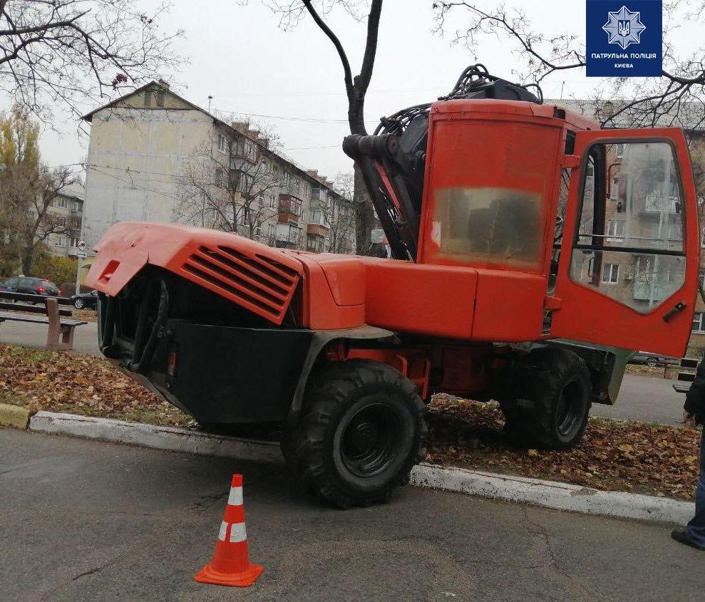 В Києві патрульні затримали п'яного водія екскаватора