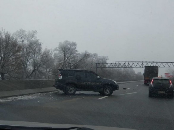 Вже у чотирьох областях стались ДТП через ожеледицю