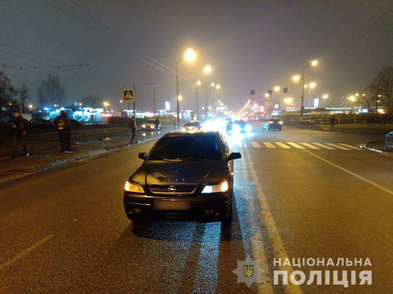 У Харкові автомобіль Opel збив пішохода-порушника