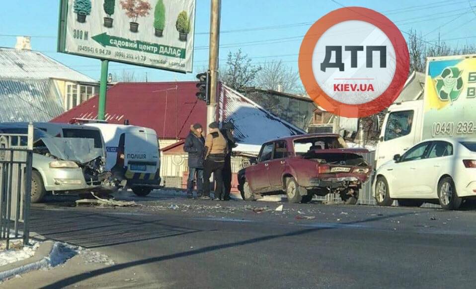 Через ожеледицю в Броварах в ДТП потрапили три автівки