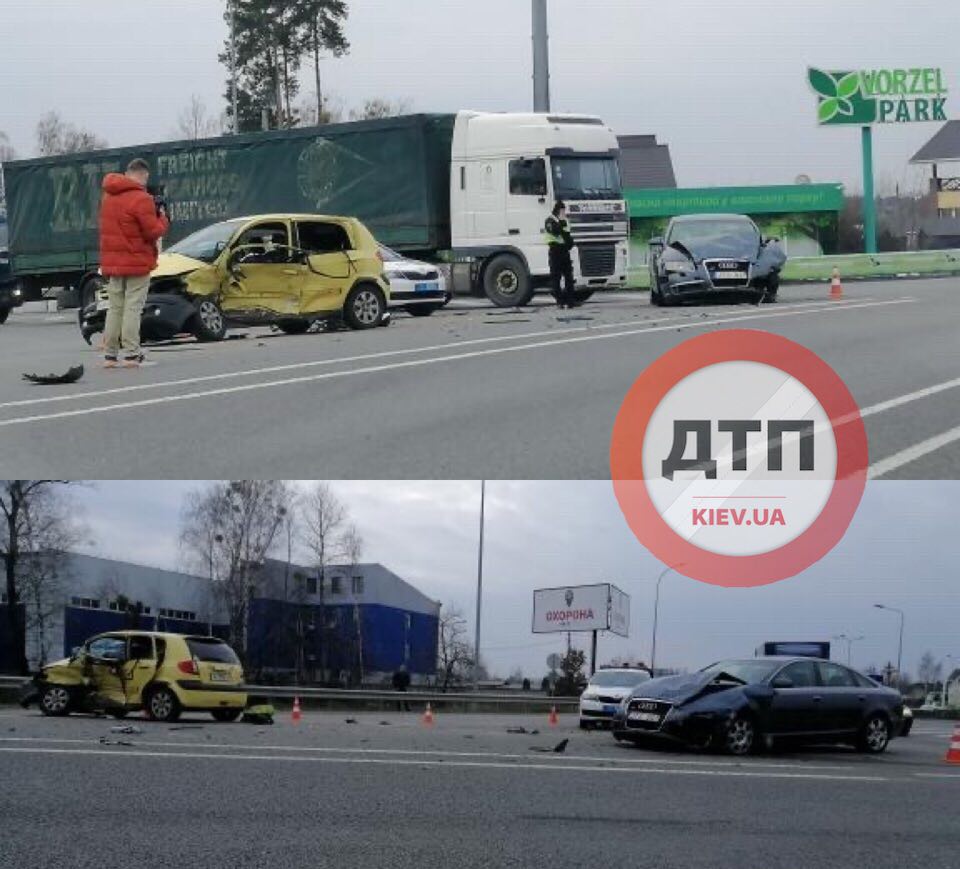 Под Киевом в Ворзеле на перекрестке столкнулись 2 авто и фура