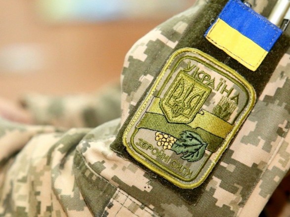 У Новотроїцькому військовослужбовець покінчив із собою