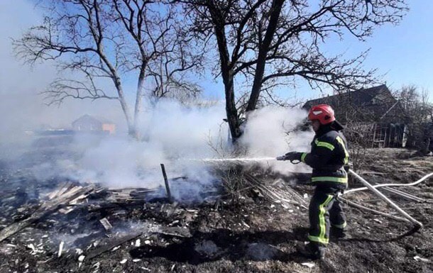 На Житомирщине пенсионерка погибла из-за поджога сухой травы