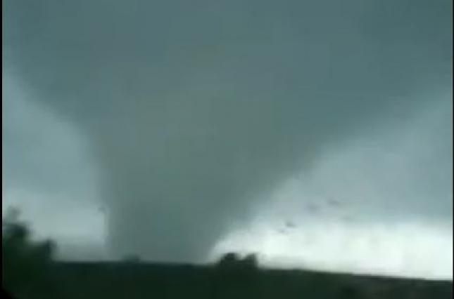 В Донецкой области произошло торнадо. Видео